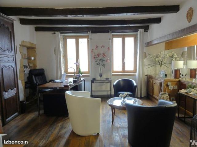 Maison 8 pièces 240 m²