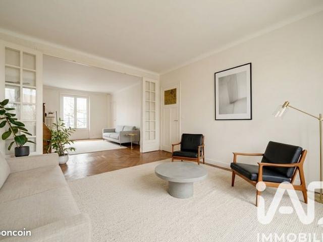Maison 8 pièces 240 m²