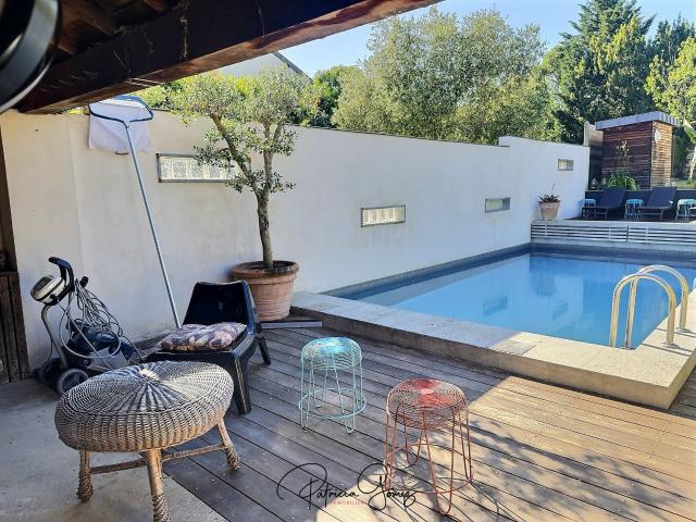 Maison 8 pièces 240 m²