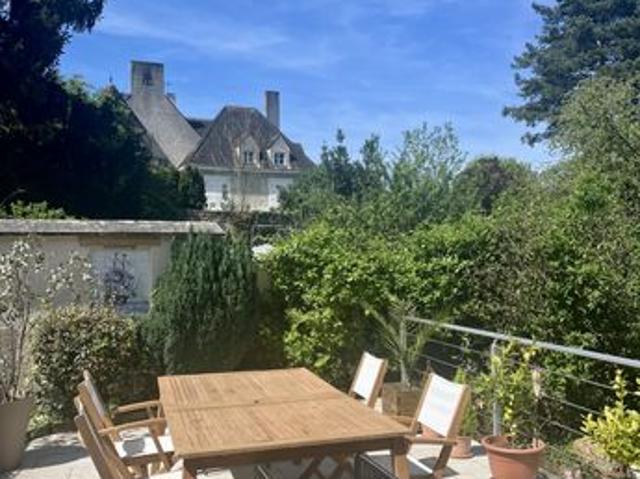 Maison 8 pièces 240 m²