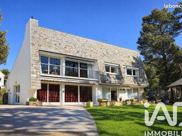 Maison 8 pièces 240 m²