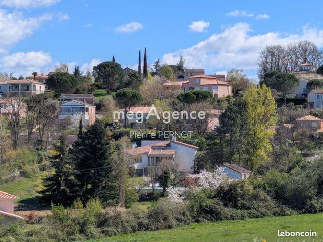 Maison 8 pièces 240 m²