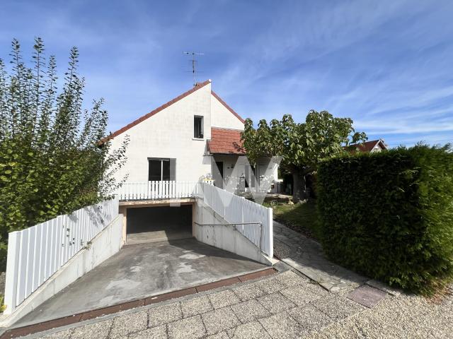 Maison 8 pièces 240 m²
