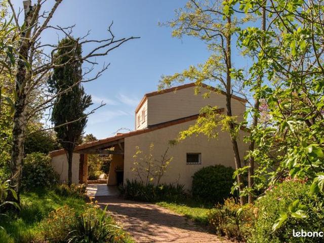 Maison 8 pièces 240 m²