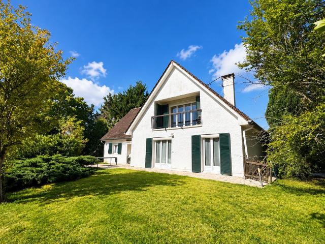 Maison 8 pièces 240 m²