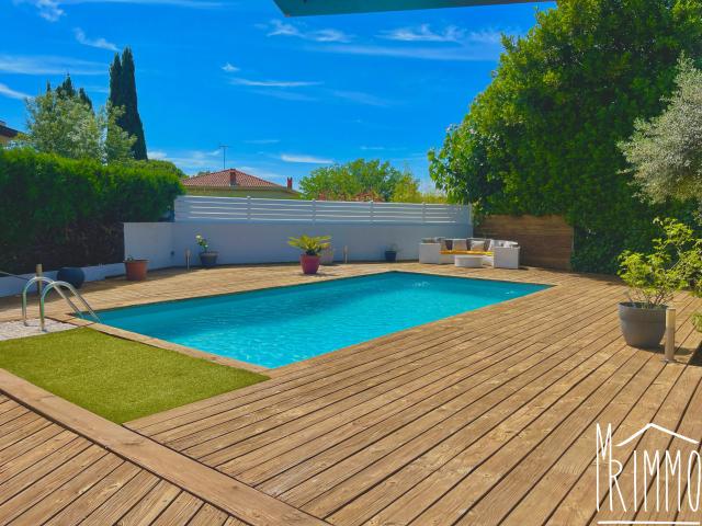 Maison 8 pièces 240 m²