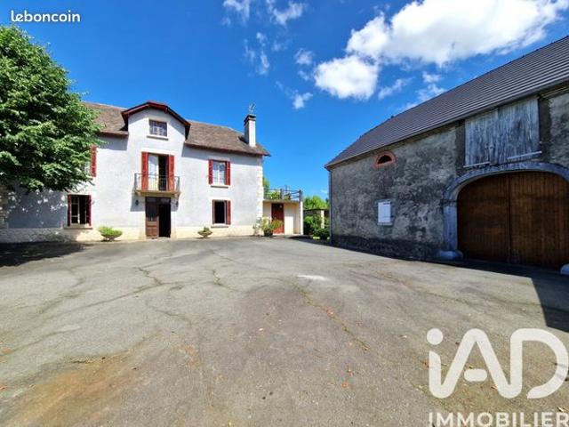 Maison 8 pièces 240 m²