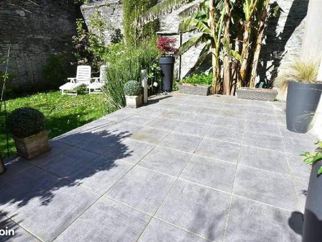 Maison 8 pièces 240 m²