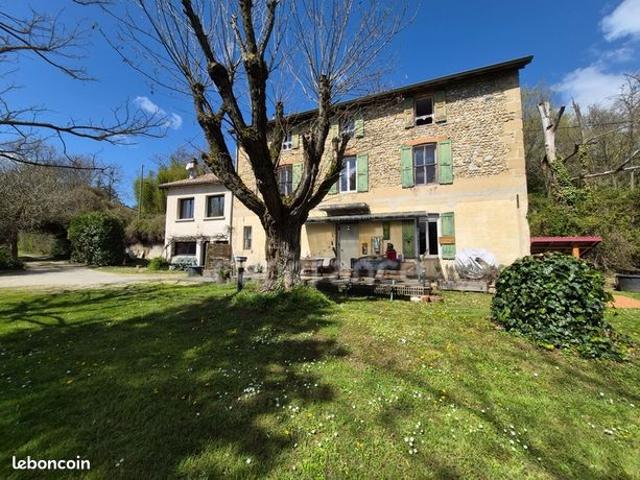 Maison 8 pièces 240 m²