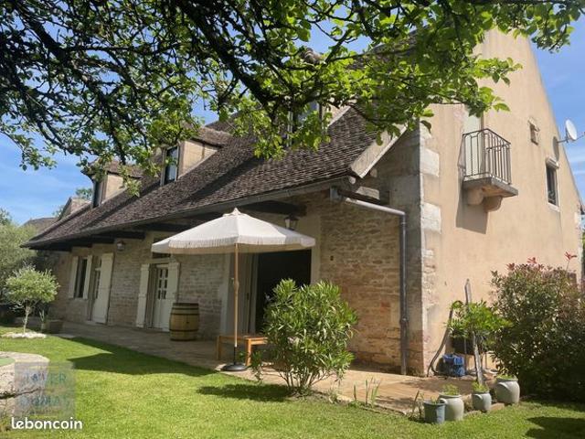 Maison 8 pièces 240 m²