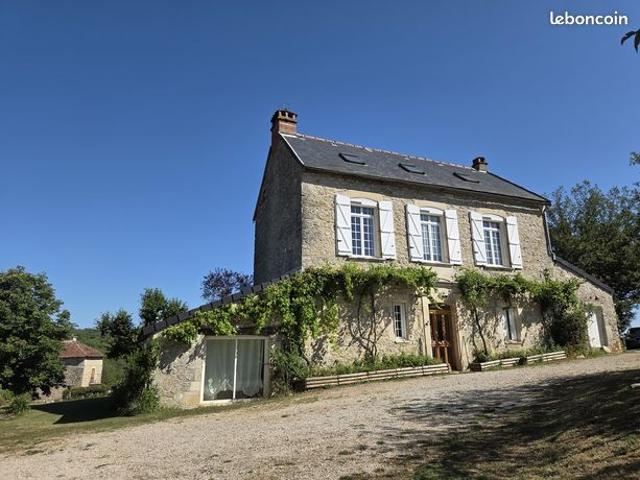 Maison 8 pièces 240 m²