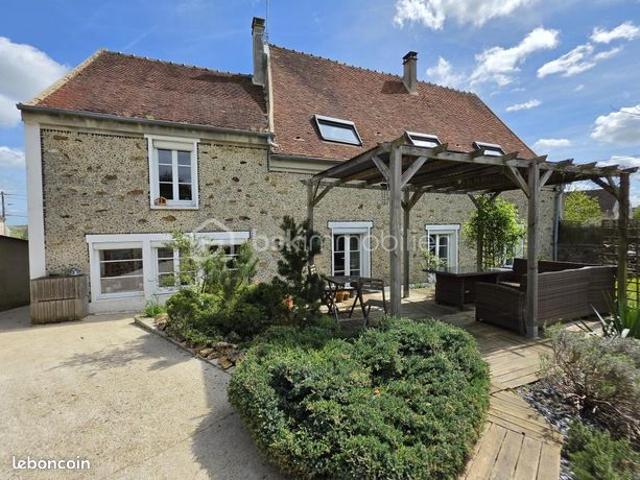 Maison 8 pièces 240 m²