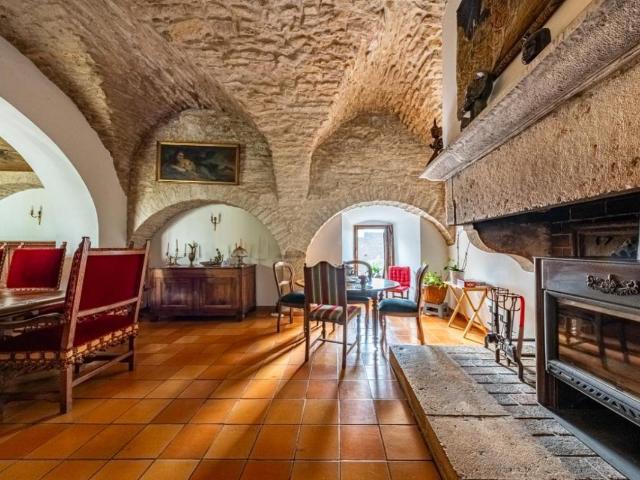 Maison 8 pièces 240 m²