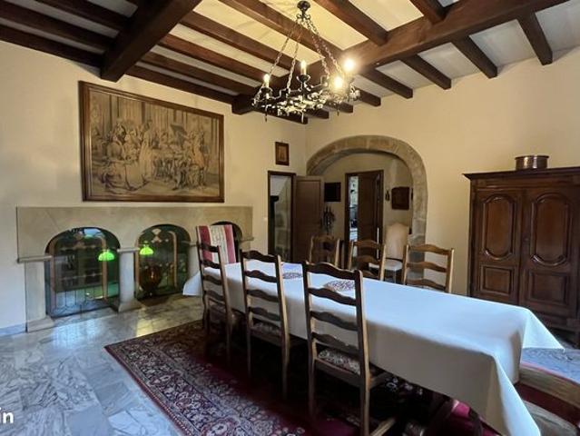 Maison 8 pièces 240 m²