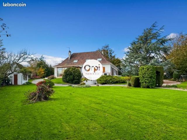 Maison 8 pièces 240 m²