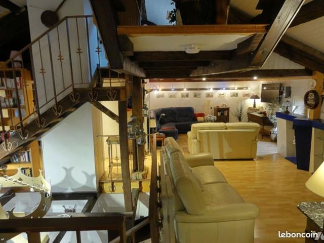 Maison 8 pièces 240 m²