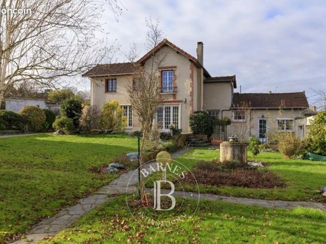 Maison 8 pièces 240 m²