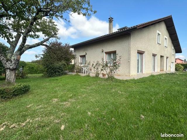 Maison 8 pièces 240 m²