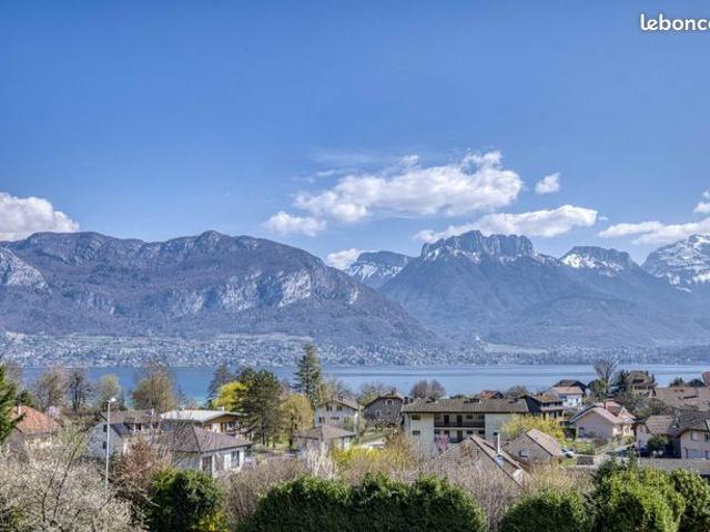 Villa 8 pièces 240 m²