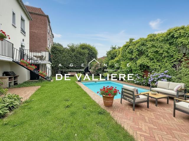 Maison 8 pièces 240 m²