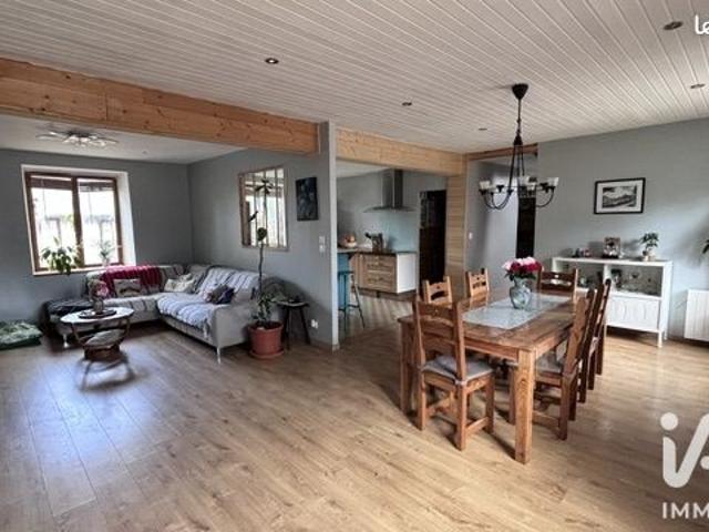 Maison 8 pièces 240 m²