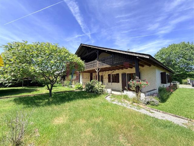Maison 8 pièces 240 m²