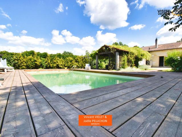 Maison 8 pièces 240 m²