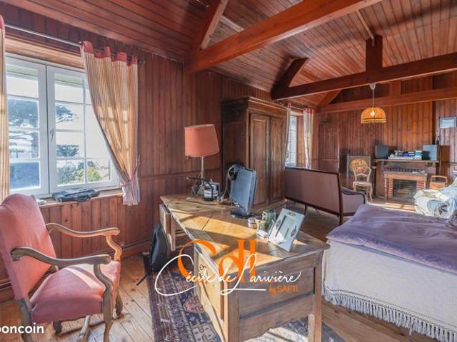 Maison 8 pièces 240 m²