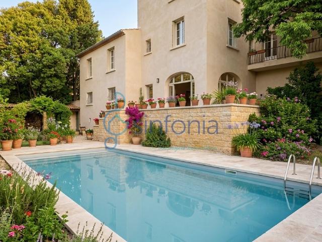 Maison 8 pièces 240 m²