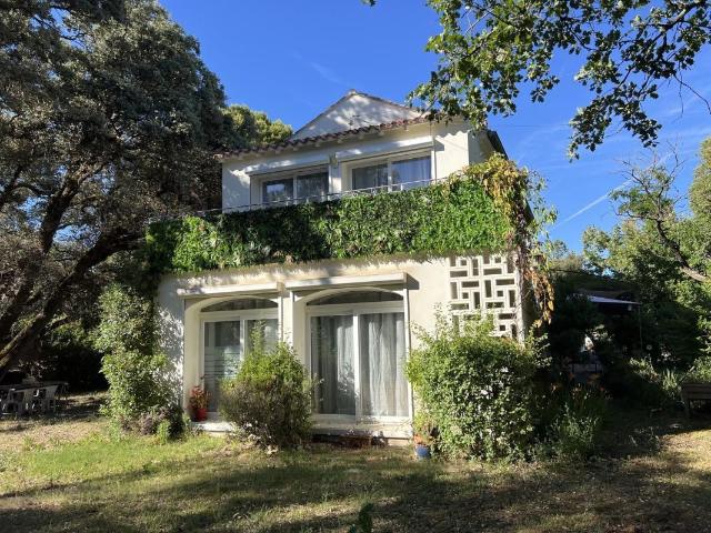 Maison 8 pièces 240 m²