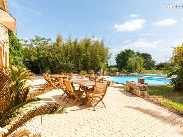 Maison 8 pièces 240 m²