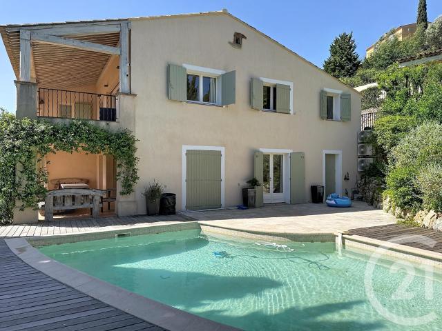 Maison 8 pièces 240 m²