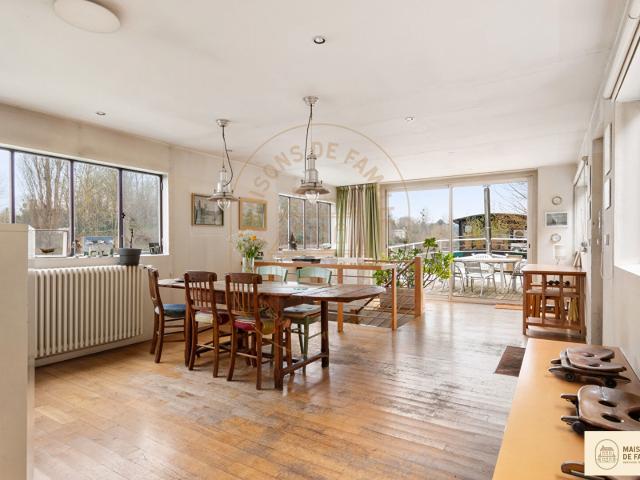Maison 8 pièces 240 m²