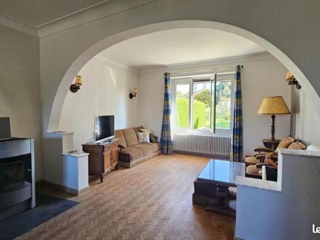 Maison 8 pièces 240 m²