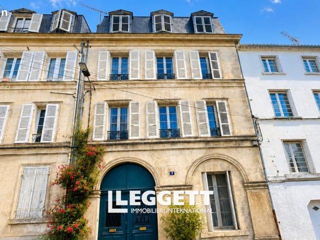 Maison 8 pièces 240 m²