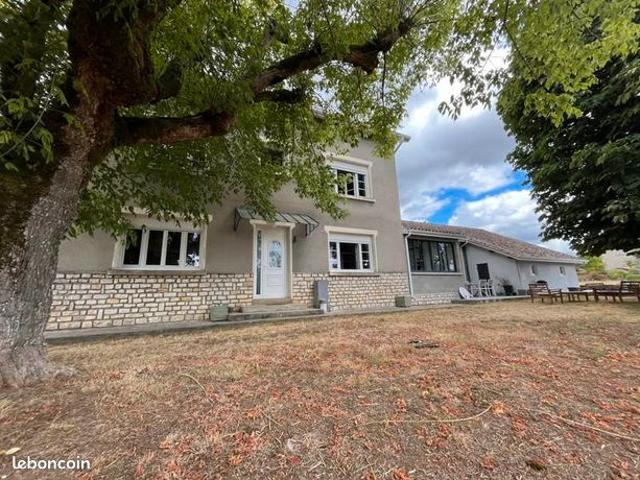 Maison 8 pièces 240 m²