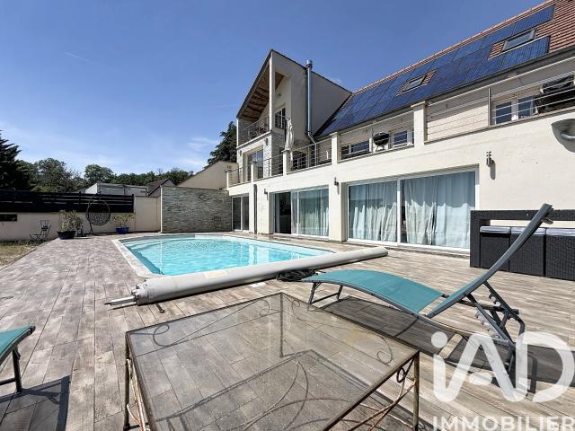 Maison 8 pièces 240 m²