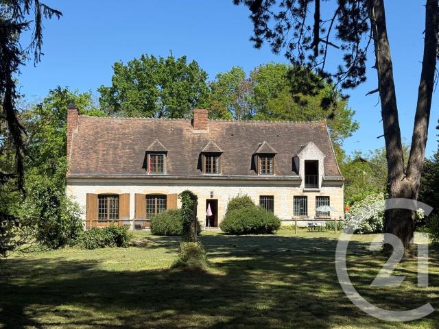 Maison 10 pièces 240 m²