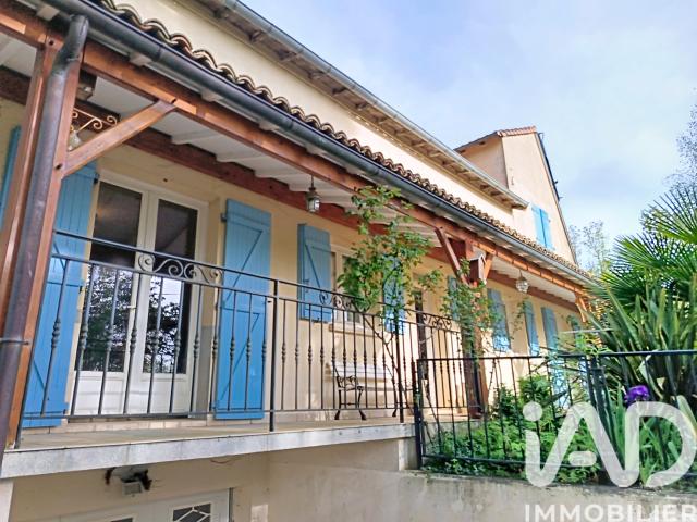 Maison 8 pièces 240 m²