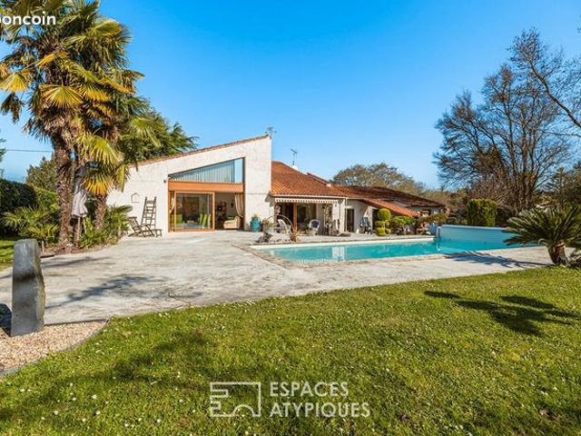 Maison 8 pièces 240 m²