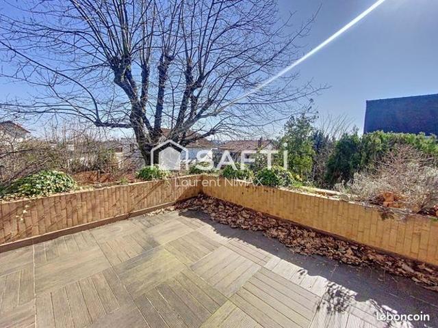 Maison 8 pièces 240 m²