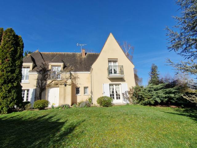 Maison 8 pièces 240 m²