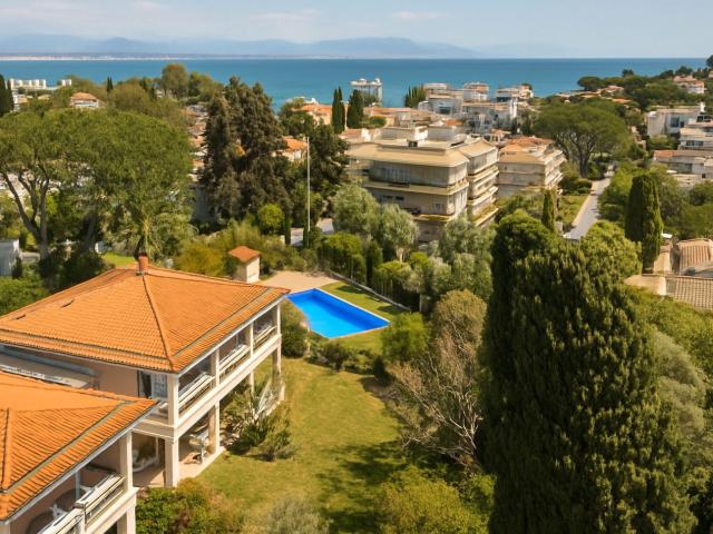 Maison 8 pièces 240 m²