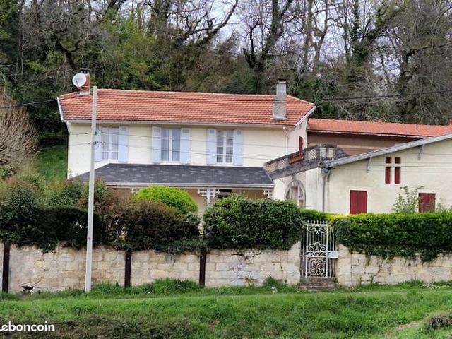 Maison 8 pièces 241 m²