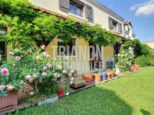 Maison 8 pièces 241 m²