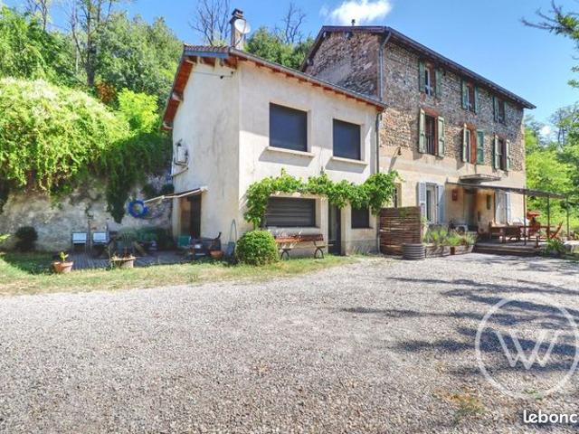 Maison 8 pièces 241 m²