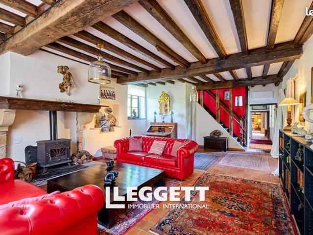 Maison 8 pièces 241 m²