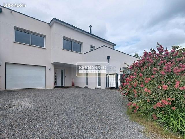 Maison 8 pièces 241 m²