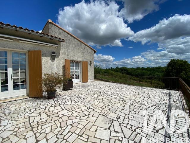 Maison 8 pièces 241 m²