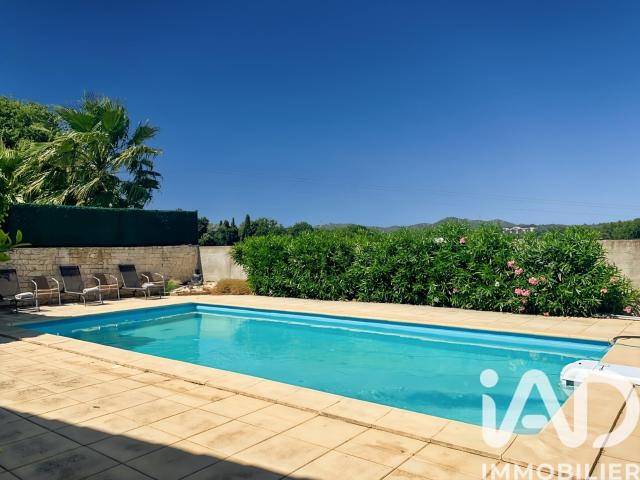 Maison 8 pièces 241 m²
